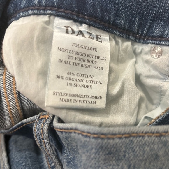 Daze Jeans - Picture 5 of 6